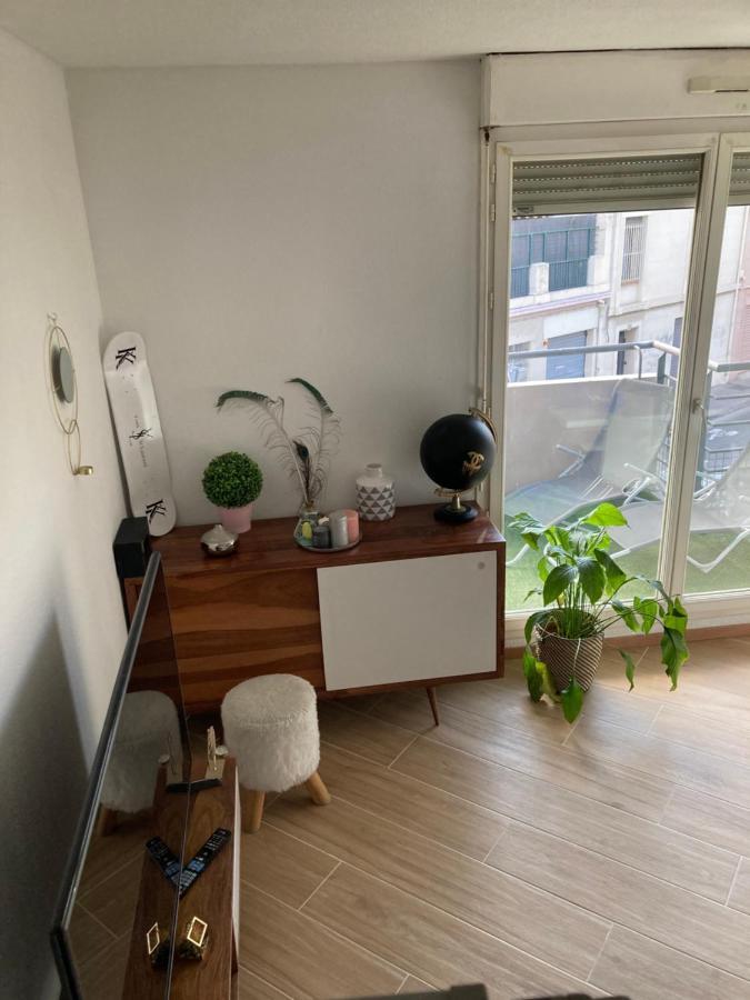 Apparement Chaleureux Avec Balcon Apartment Marseille Exterior photo