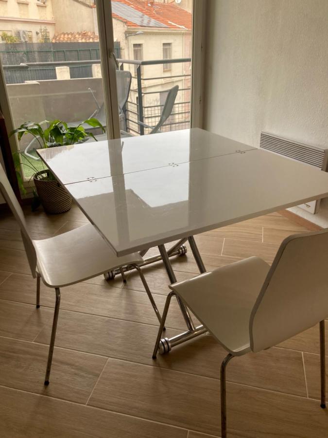 Apparement Chaleureux Avec Balcon Apartment Marseille Exterior photo