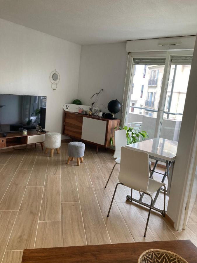 Apparement Chaleureux Avec Balcon Apartment Marseille Exterior photo